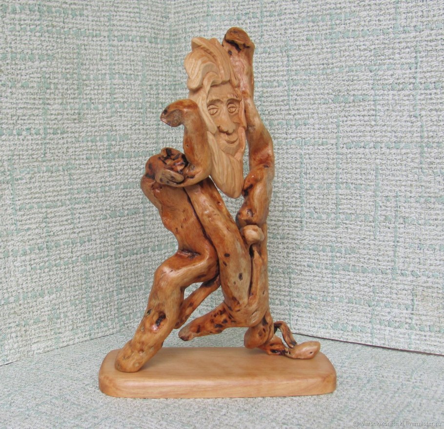 Классические статуэтки в интерьере