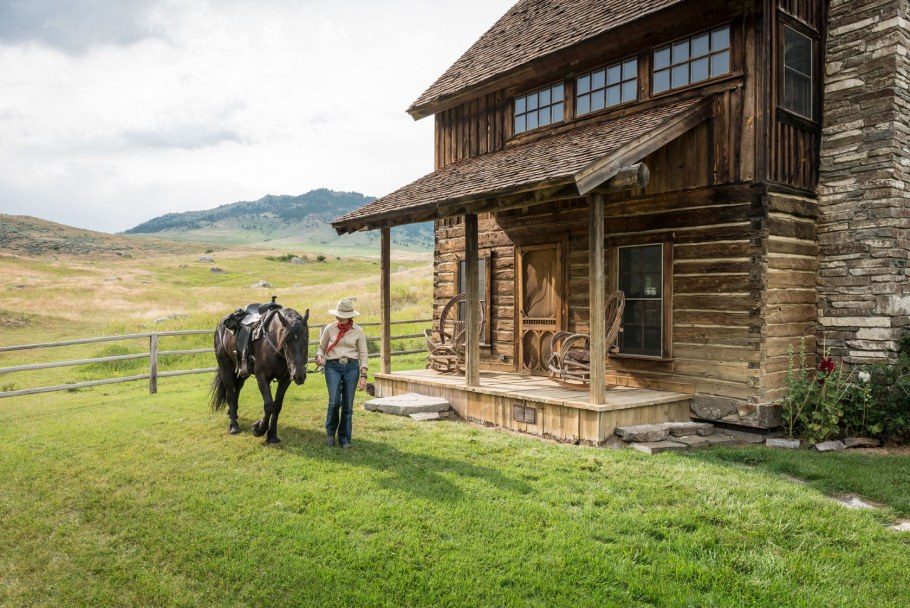 Ранчо в США каменный дом