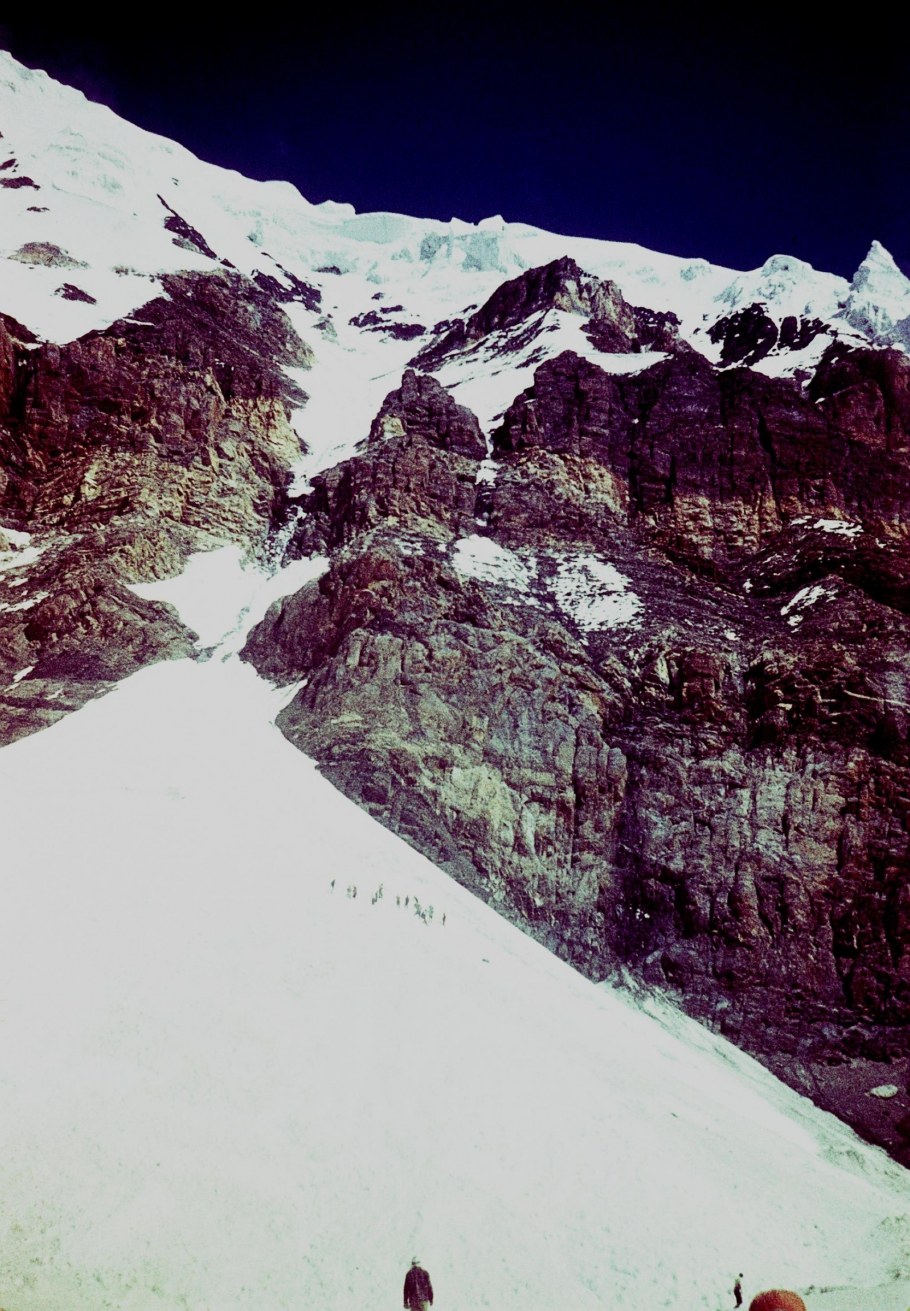 Мраморная стена вершина