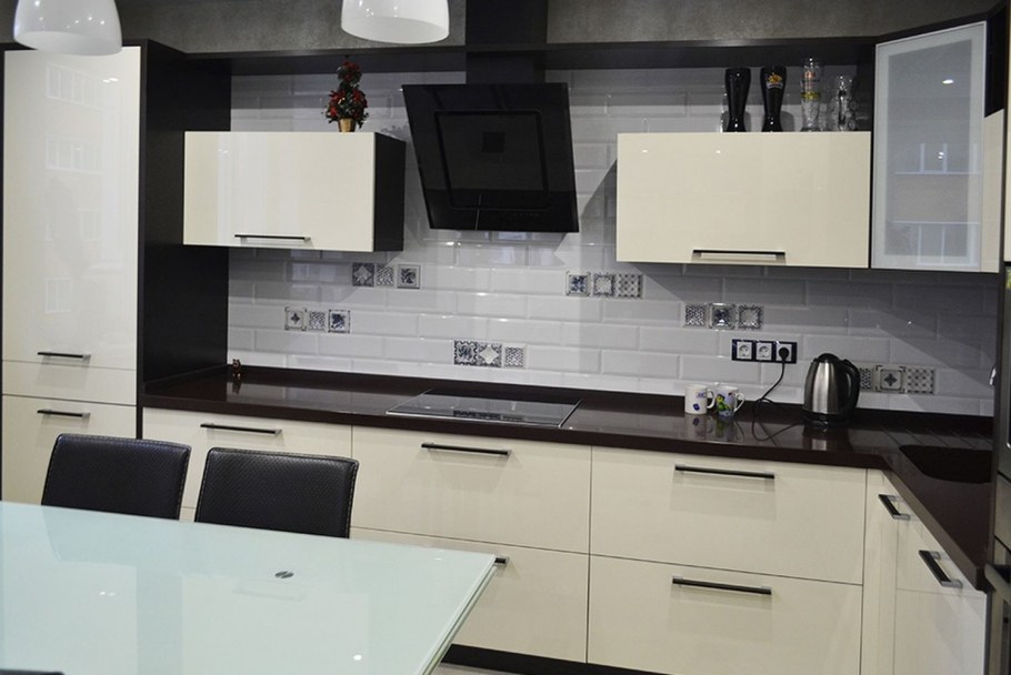 Фартук для кухни бежевого цвета