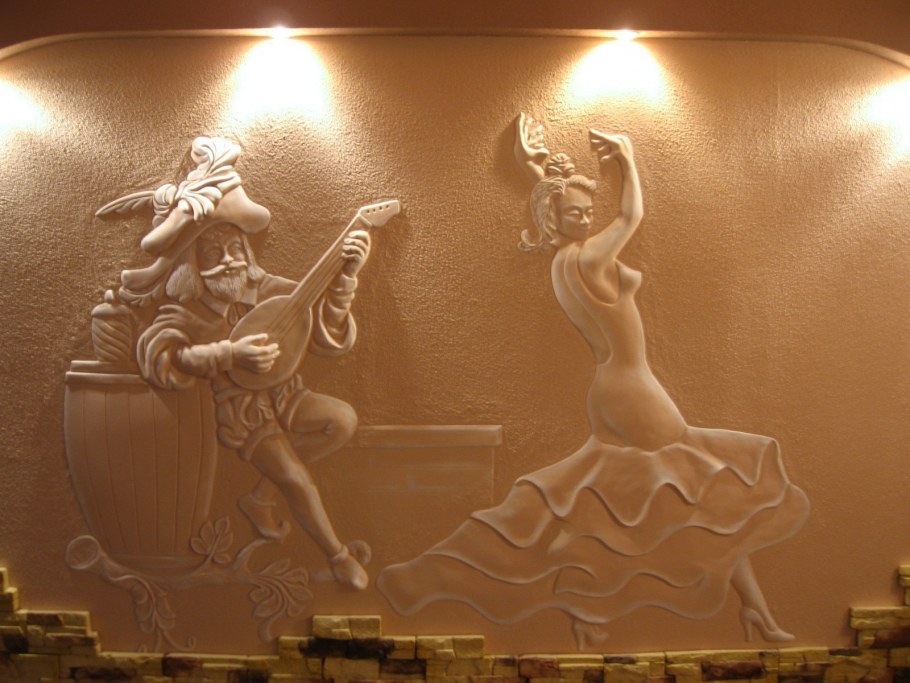 Барельеф на стене