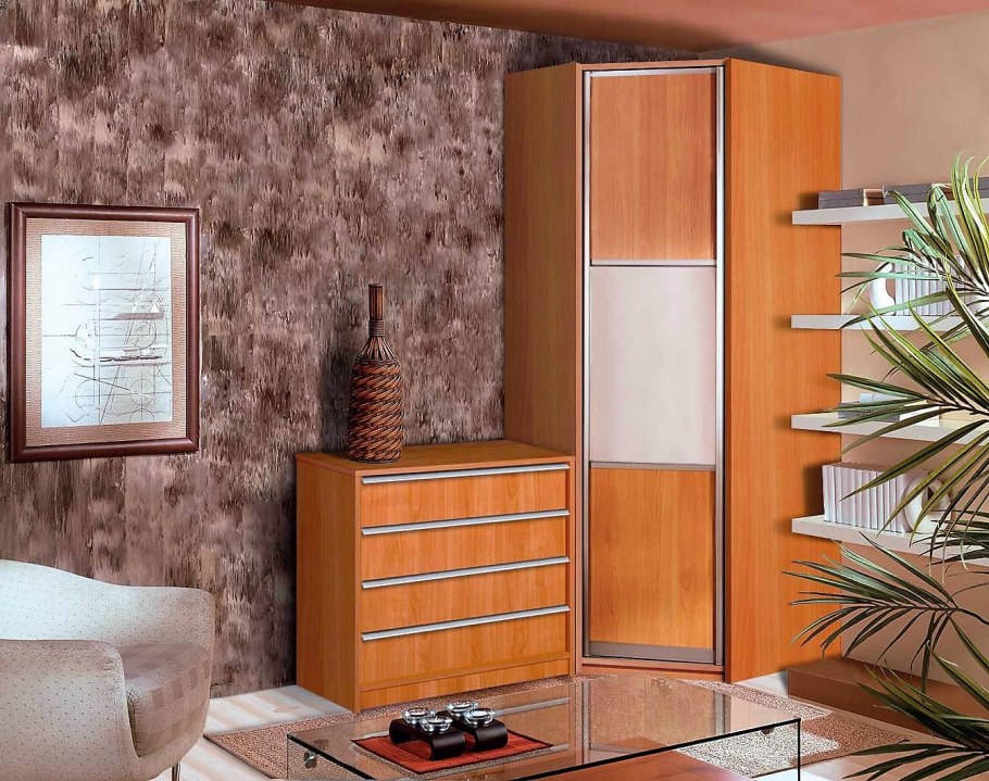 Шкаф для маленькой комнаты