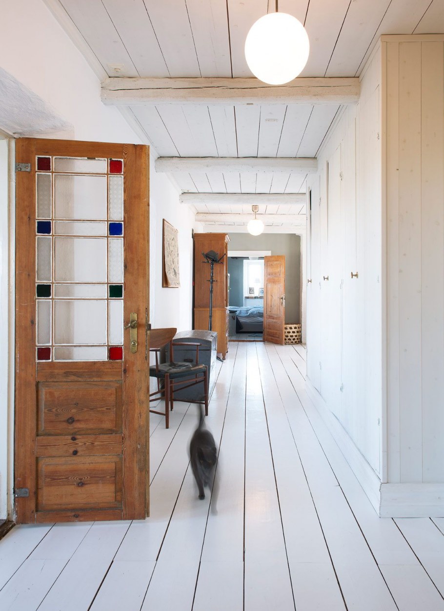 Отделка необработанным деревом