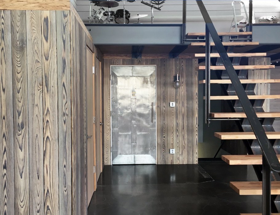 Стена Shou Sugi ban