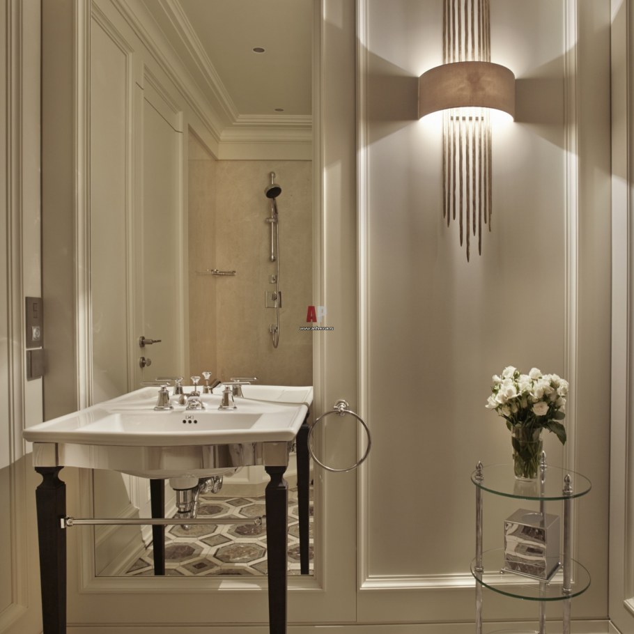 Туалет в неоклассическом стиле