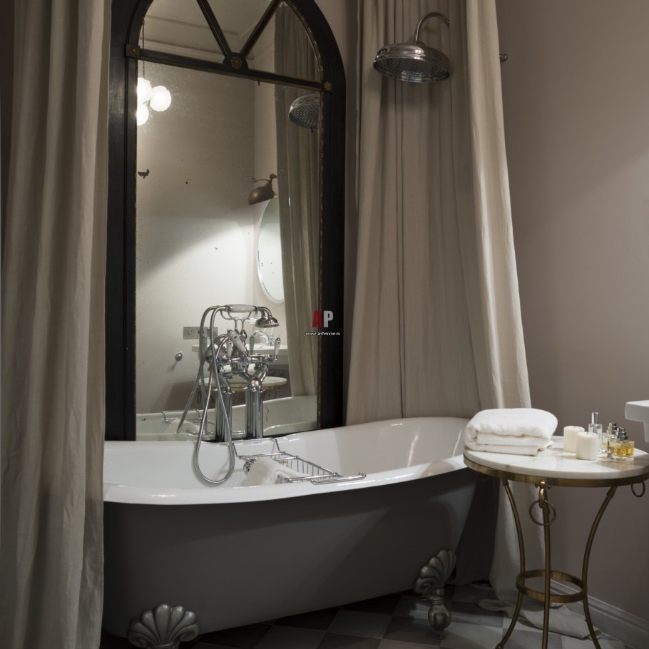 Ванная на ножках в интерьере