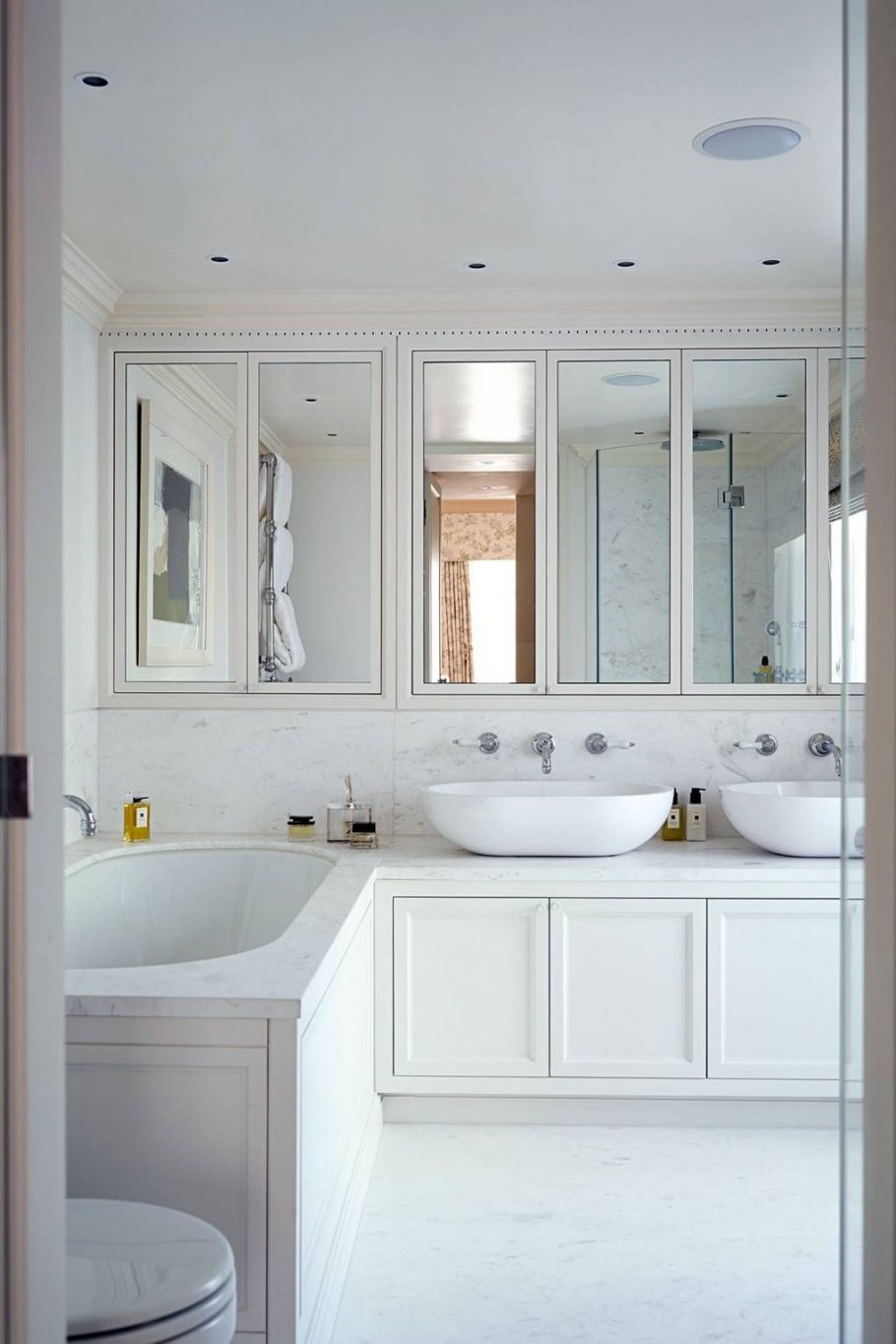 Шкаф в ванной Неоклассика