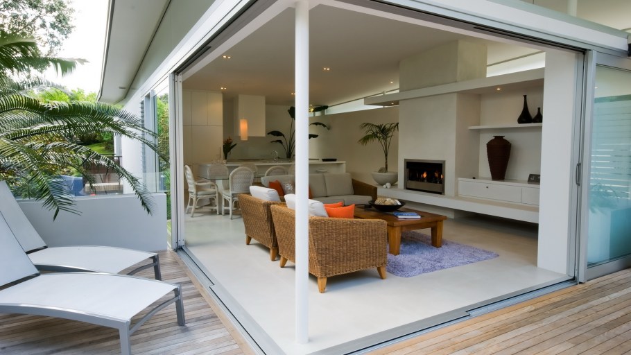 Зимний сад с панорамными окнами