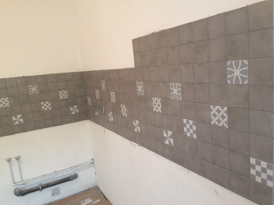 Керамогранит на стену в кухне