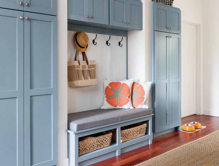 Шкаф в средиземноморском стиле