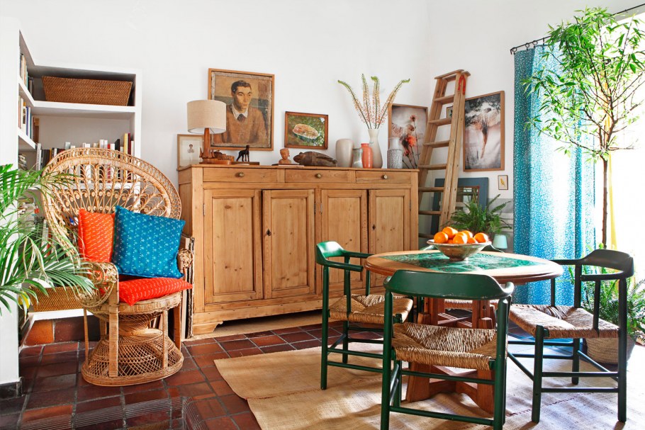 Пуфик в средиземноморском стиле