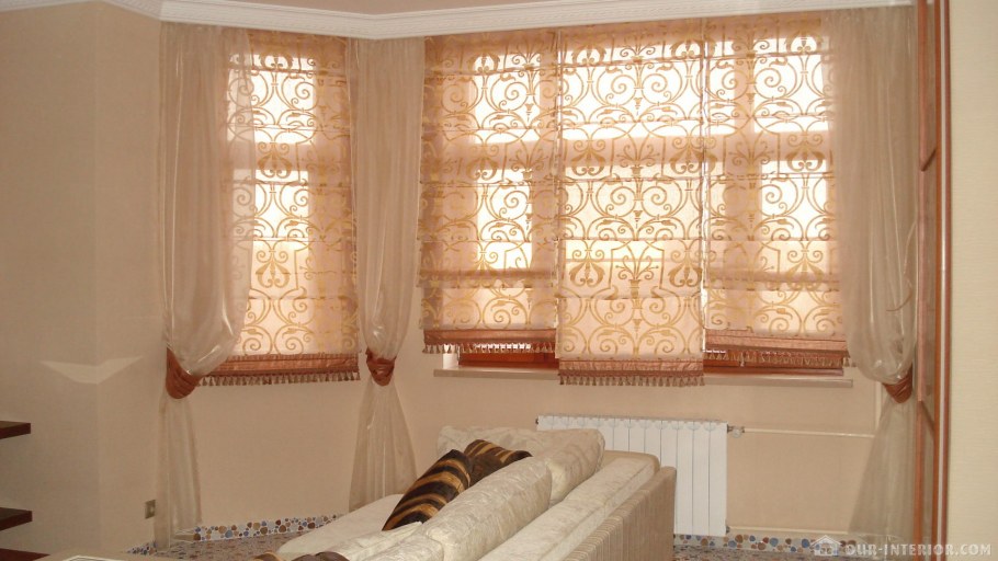 Римские шторы в зал с тюлью