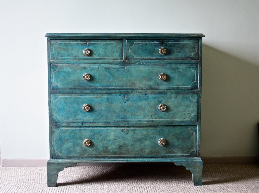 Декорировать комод