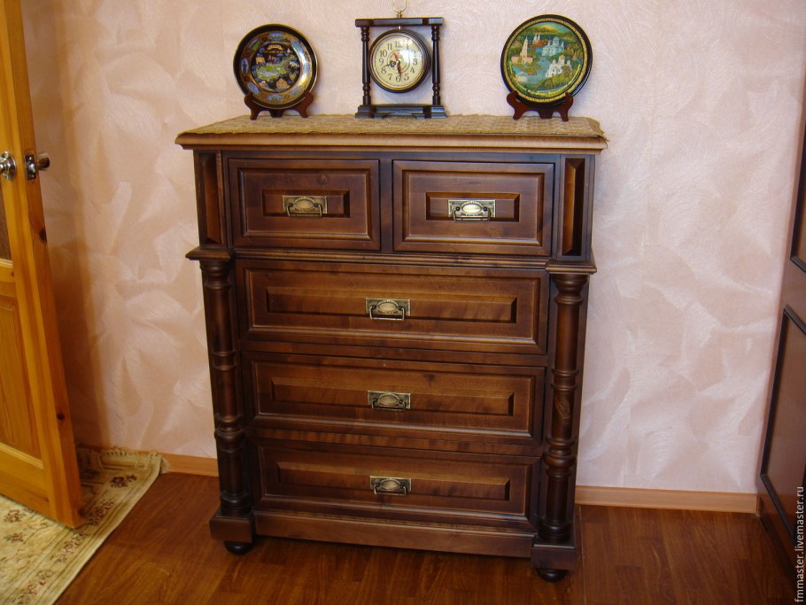 Старинный комод