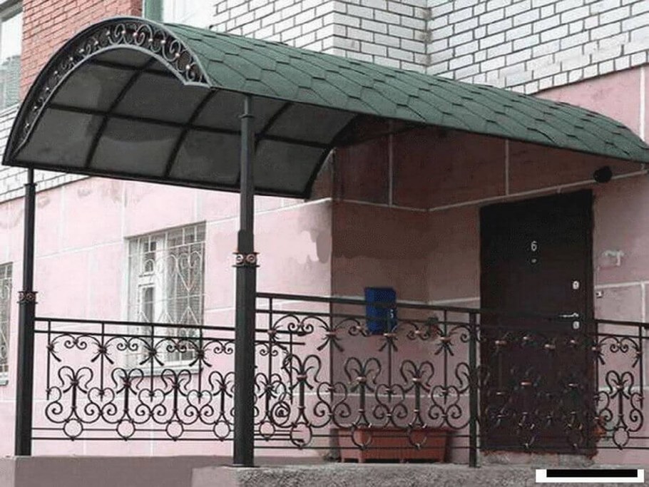 Козырек над дверью бабы яги