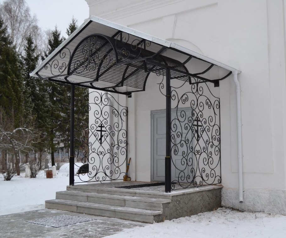 Крыльцо с навесом