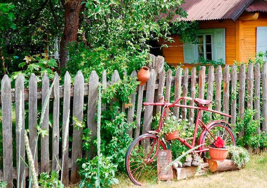 Забор в деревне