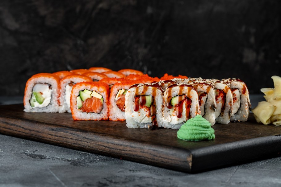 Сеты роллы пицца гамбургер