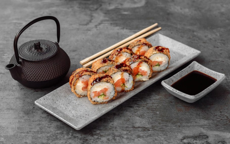 Суши роллы на вынос