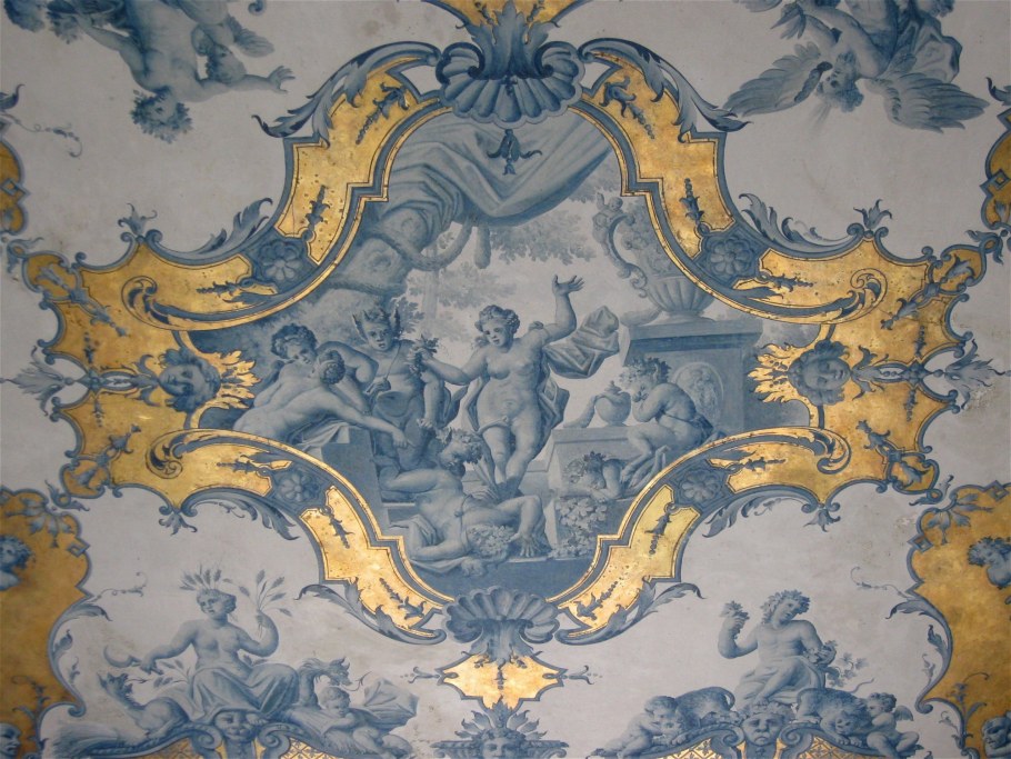 Расписная мебель в стиле рококо