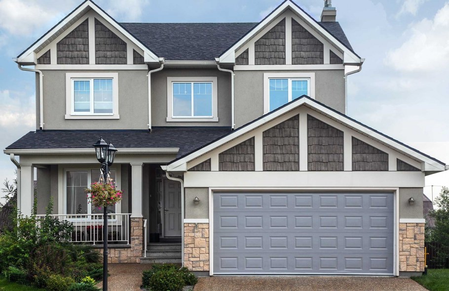 Фасады частных домов с гаражом