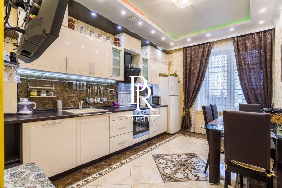 ЖК "английский квартал" на Мытной улице.