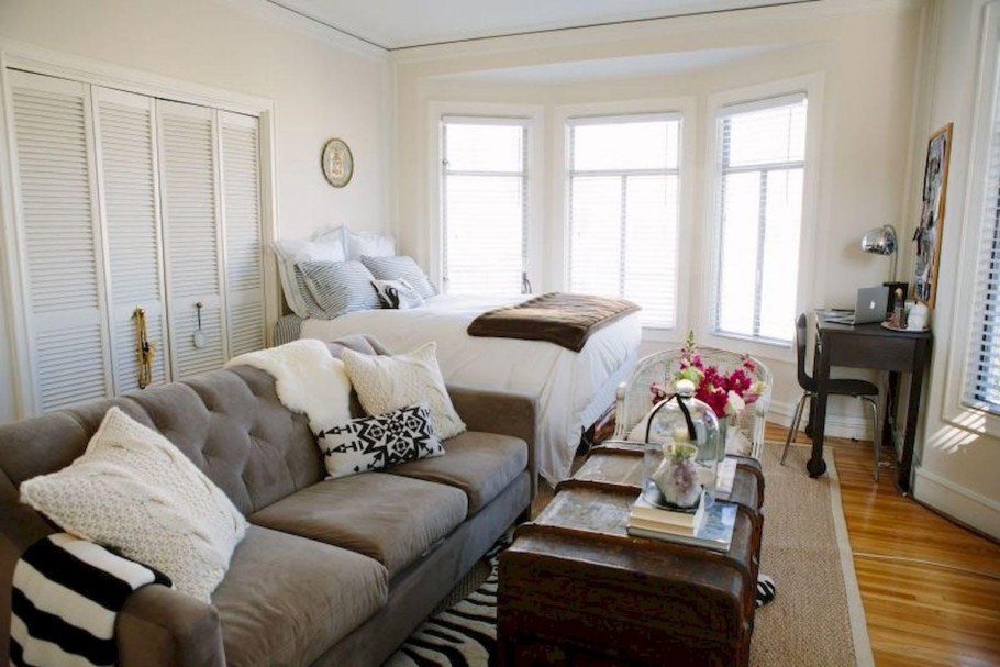 Спальня с диваном вместо кровати