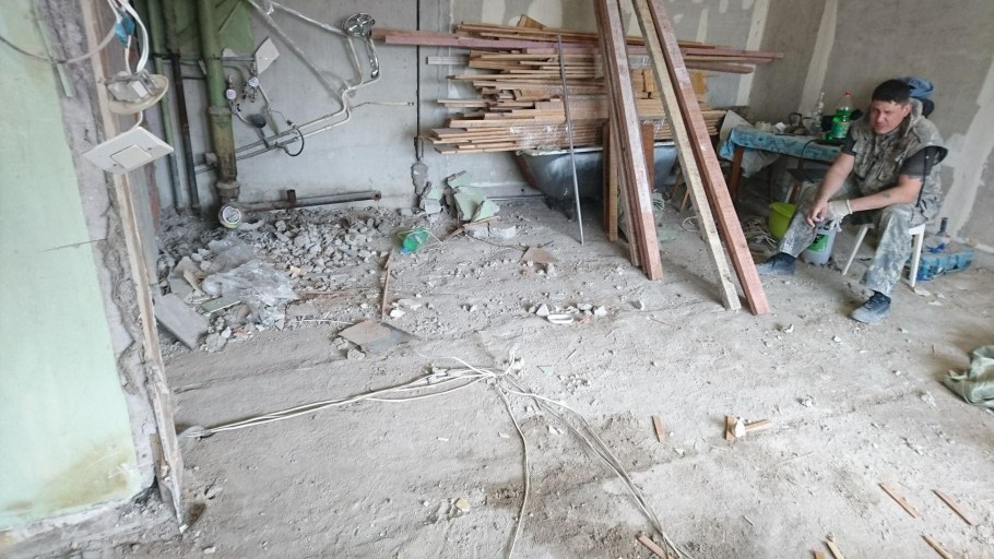 Робот разрушитель Brokk