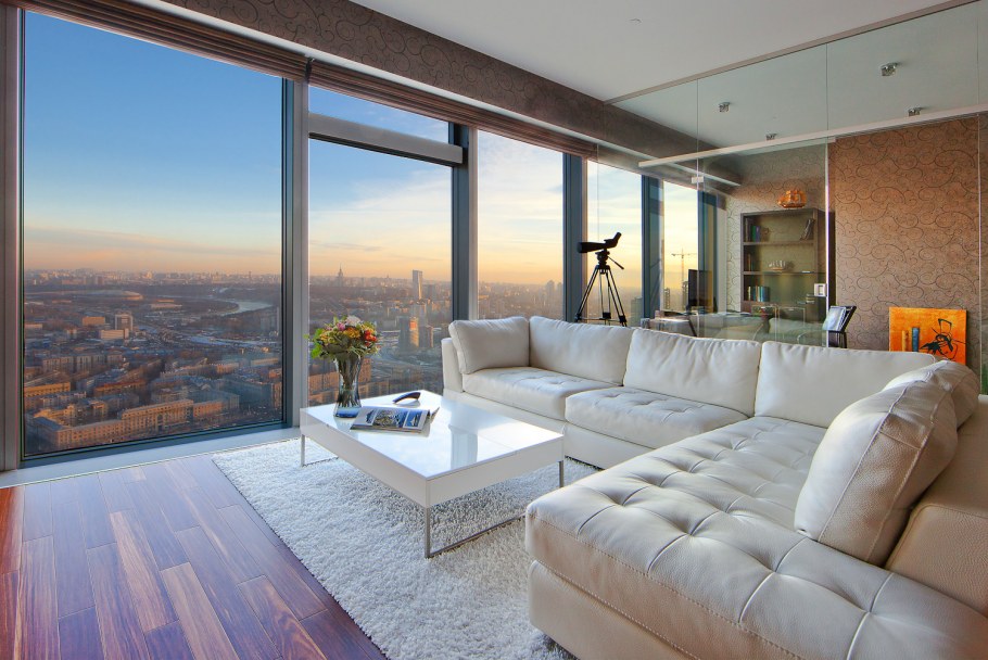 Комната с панорамными окнами