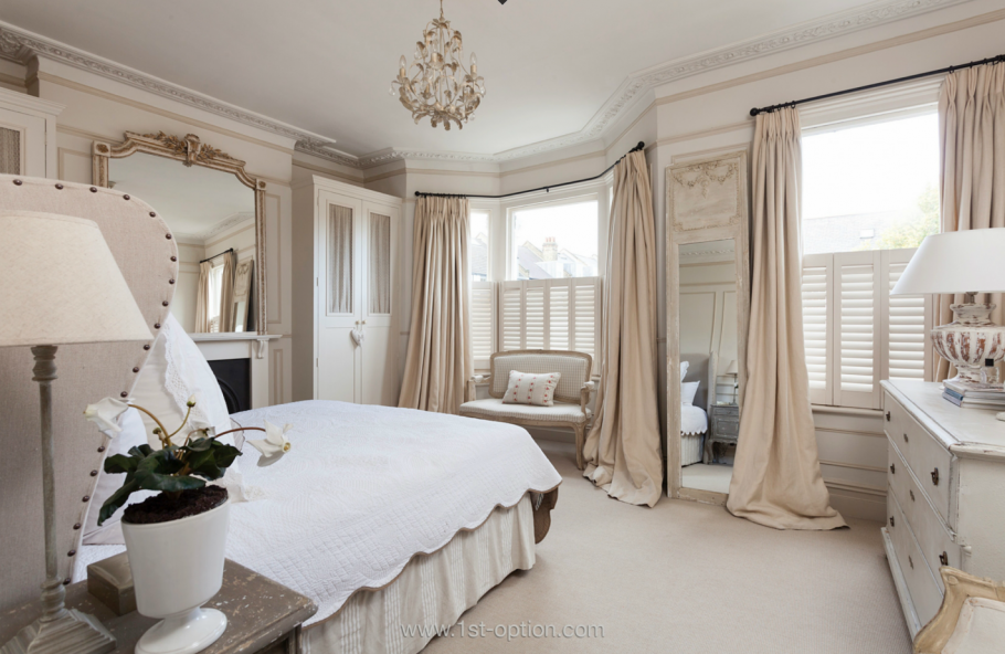 Спальня с 2 окнами