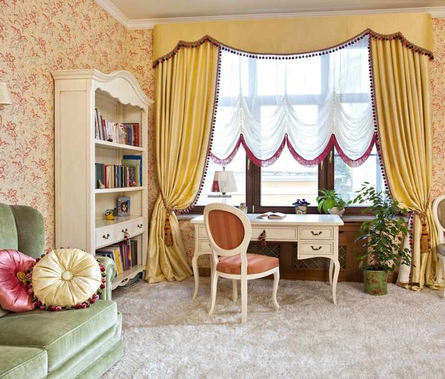 Шторы в детскую в классическом стиле
