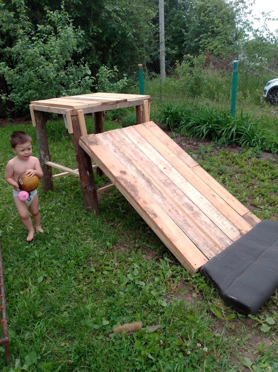 Летняя горка для детей своими руками