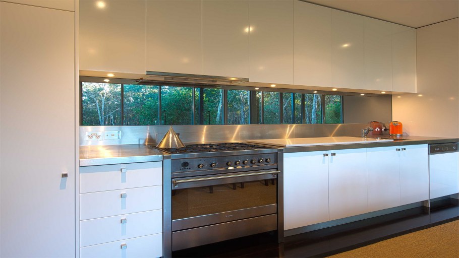 Кухня под потолок