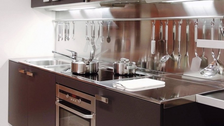 Кухонный фартук из металла