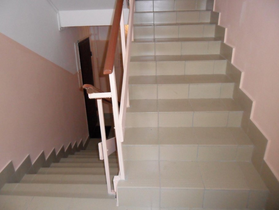 Плитка на лестничном марше