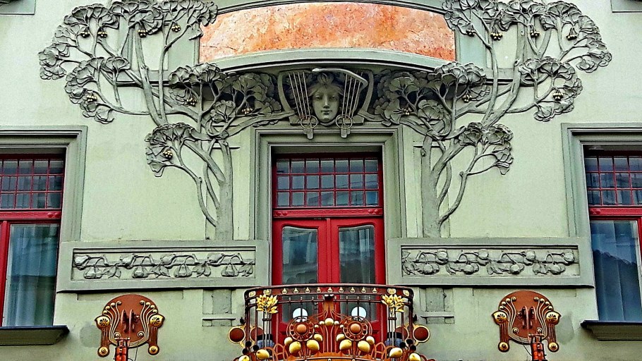 Лепнина в викторианском стиле