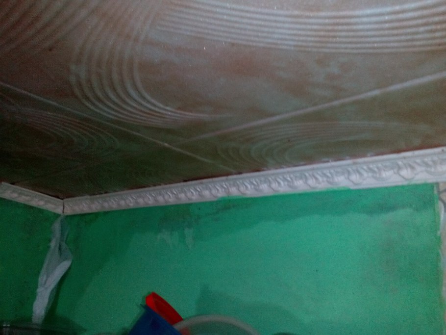 Мокрый потолок