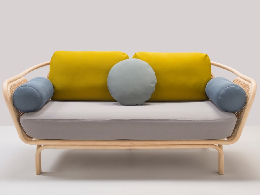 Модные подлокотник у дивана