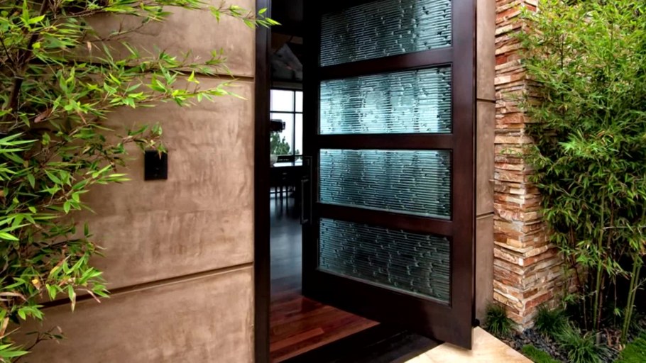 Необычные входные двери