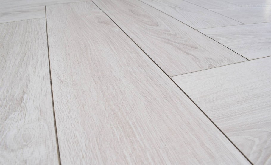 Alsafloor ламинат Herringbone (венгерская елка)