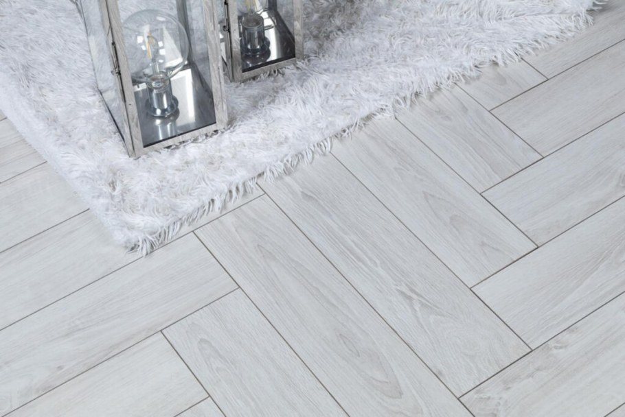 Ламинат Эггер дуб Тосколано светлый