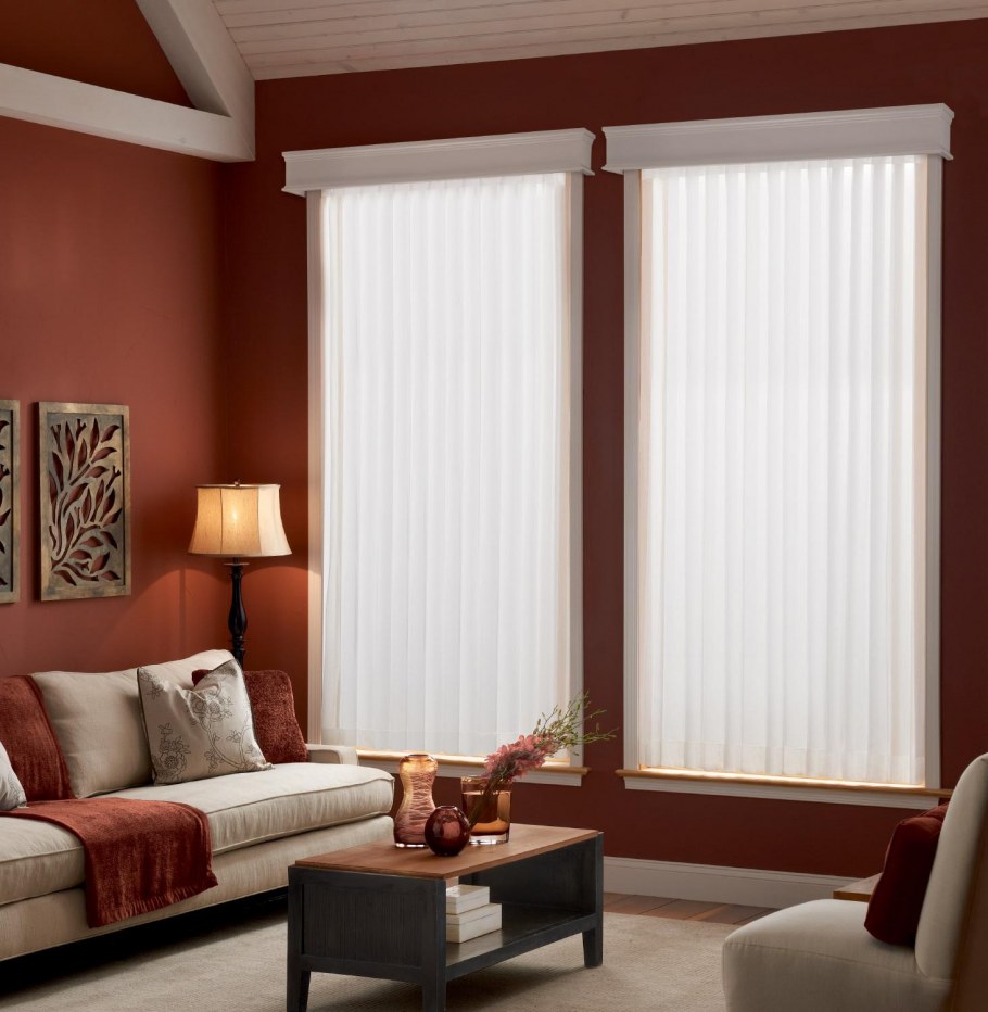 Вертикальные жалюзи в интерьере квартиры