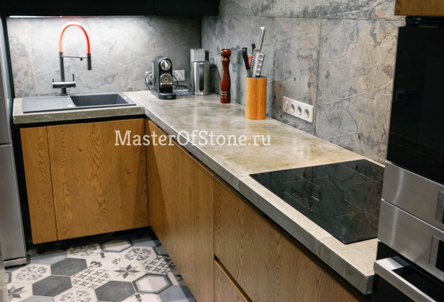 Столешница из бетона из стены