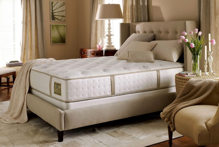 Кровать в спальню