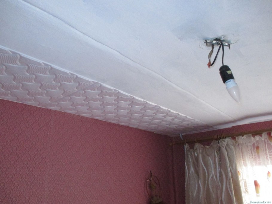 Обои на потолок
