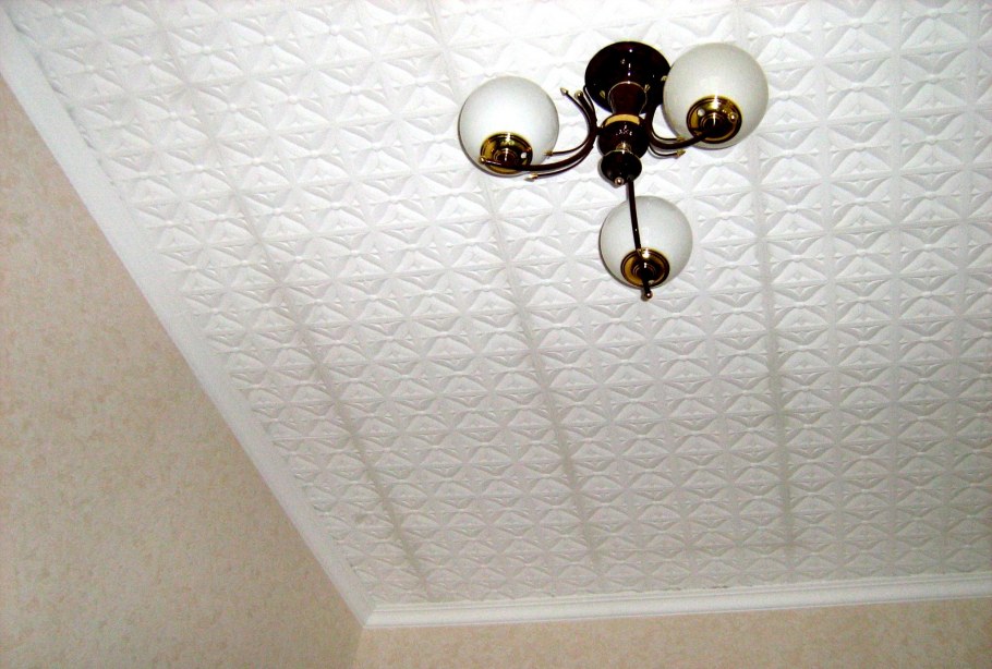 Красивая потолочная плитка