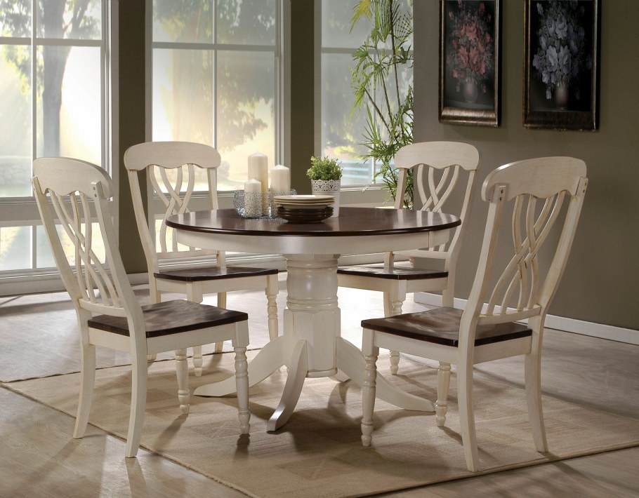 Комплект круглый стол и стулья для кухни