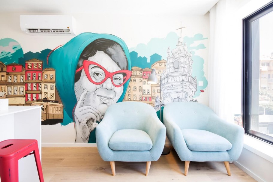 Поп арт на стене в квартире