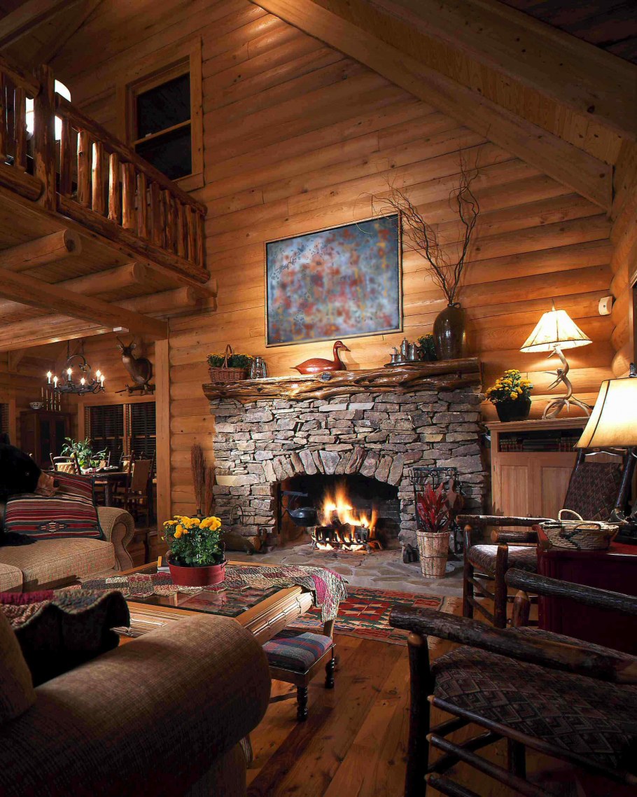 Интерьер каминного зала в загородном доме