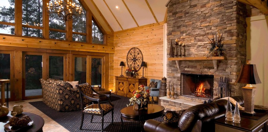 Гостиные с камином в загородном доме